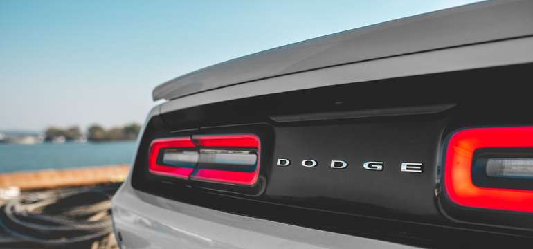 Jedinečný zážitok za volantom nadupaného Dodge Challengera V8 HEMI 5.7l
