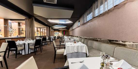 Historický hotel Zlatý Dukát**** v centre Košíc s raňajkami/Košice - Staré Mesto