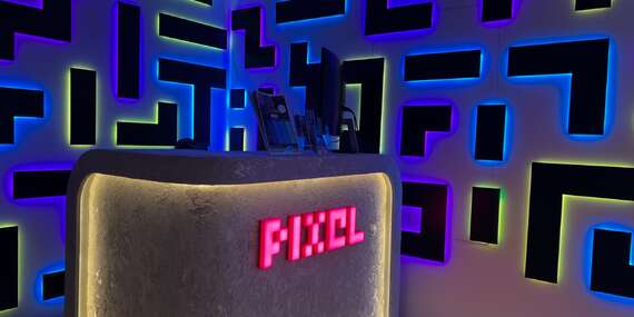 Vstup do zábavnej herne Pixel Planet v centre Krakova/Poľsko - Krakov