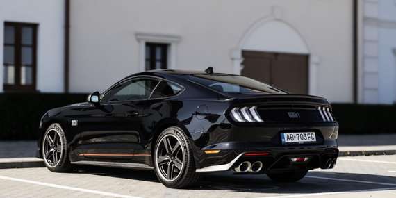 Požičajte si Mustang alebo Camaro na 1 a viac dní a zažite jazdu snov/Trnava