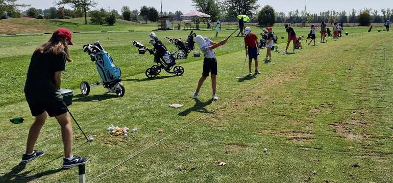 Intenzívny víkendový golfový kurz v Golf Club Welten v Báči