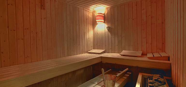 Sauna a vírivka v Mediterran Hoteli Budapest****