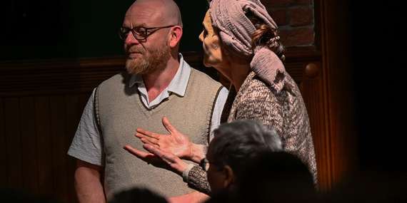 Vstupenka na drsnú komédiu Detektor lži v SUD - Slovenskom umeleckom dvore v Petržalke/Bratislava - Petržalka