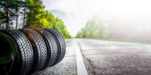 Kompletné prezutie pneumatík alebo prehodenie kolies na diskoch s vyvážením