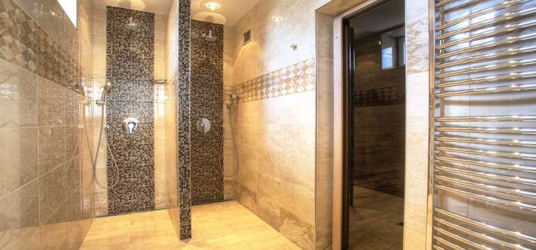 Privátne butikové wellness: fínska sauna, jacuzzi, wellnes sprchy, relax miestnosť s občerstvením