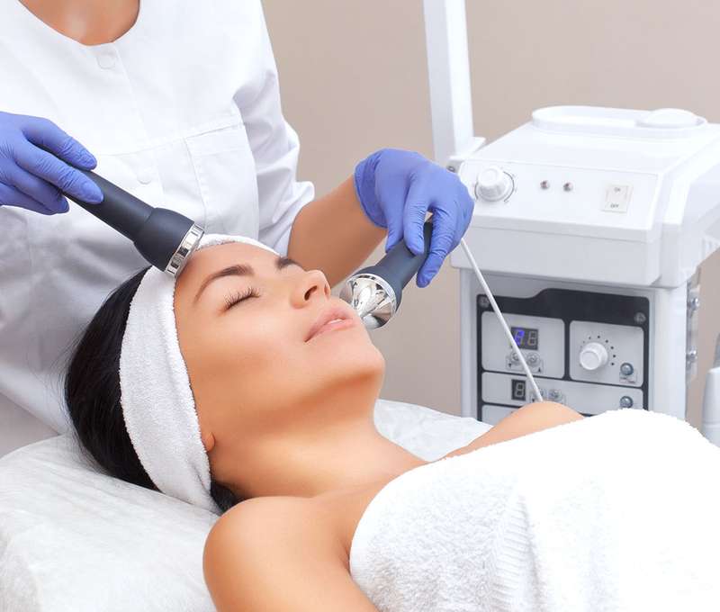Mezoterapia alebo mikrodermabrázia bez ihiel