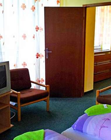 Cenovo nenáročné ubytovanie v útulných izbách s nádychom retro štýlu v hoteli Veterník