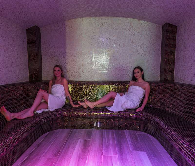 Prostorná sauna v novém wellness centru v GRAND HOTEL BELLEVUE****