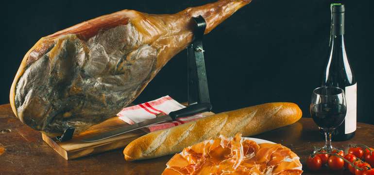 Sada 5-kilovej šunky so stojanom a nožom + klobása alebo paella