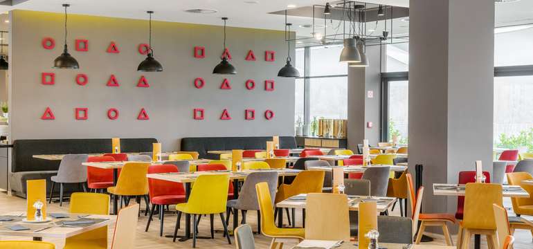 V komplexe na vás čaká rodinná reštaurácia, snack bar a vonkajší bar
