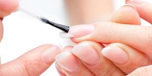 Japonská manikúra, gél lak alebo gélové nechty v salóne Brilliant Smile