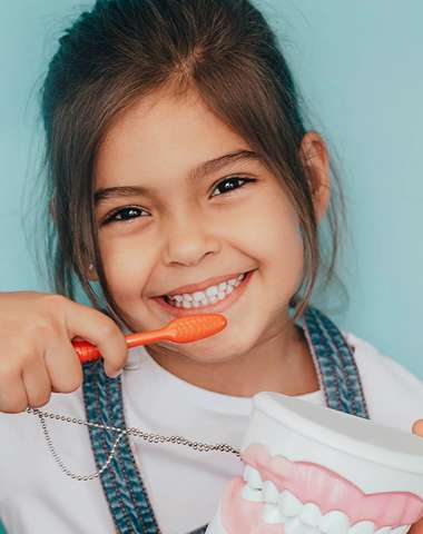 Dentálna hygiena pre deti s inštruktážou pomôcok + detská kefka a diplom zadarmo