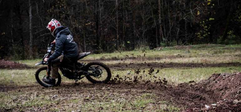 Zažite neskutočnú silu elektrických motoriek KUBERG či TALARIA