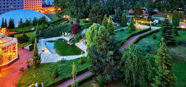 Top Hotel Praha**** je známy aj svojou nádhernou japonskou záhradou
