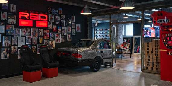 DOUBLE RED CARS MUSEUM - najväčšie automobilové múzeum v srdci Európy: objavte svet automobilových legiend/Brezno