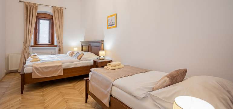 Rodinný apartmán (2+3) na Smolenickom zámku