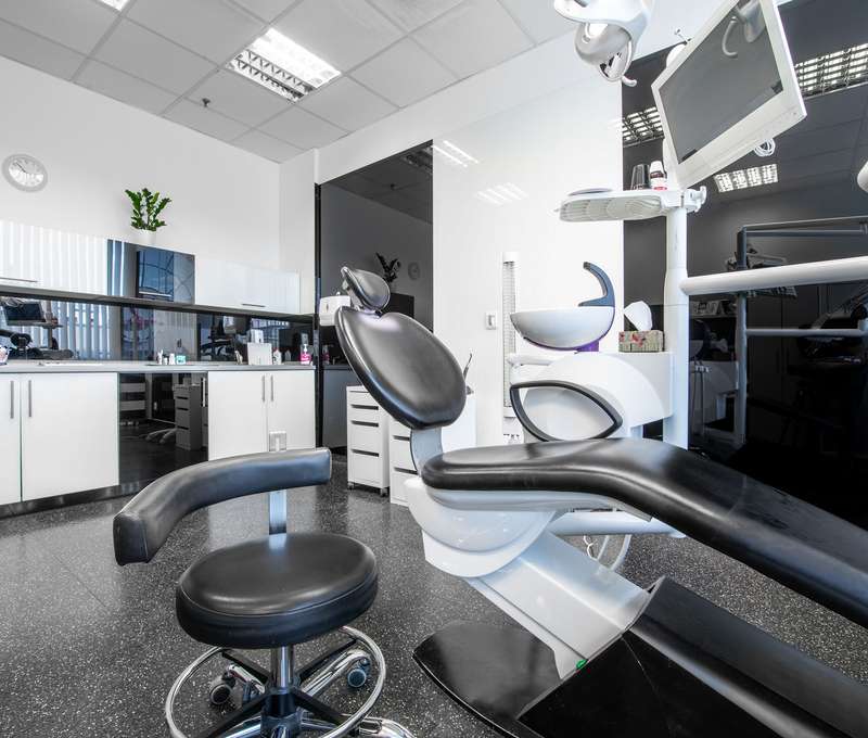 Black & Gold Dental Clinic má k dispozícii 3 nadštandardne zariadené ordinácie