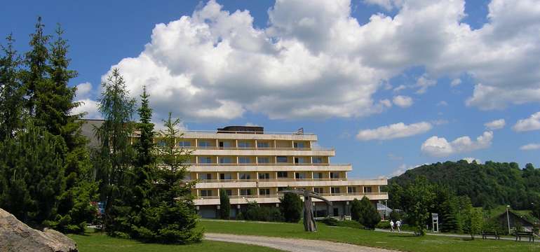 Hotel Travertín*** v centre kúpeľov