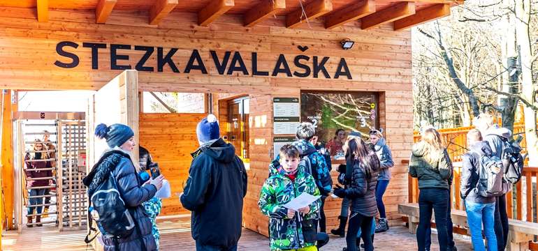 Nová stezka v korunách stromů je jen pár kroků od hotelu