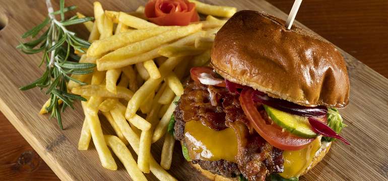 Štavnatý burger v petržalskom Beer Parku