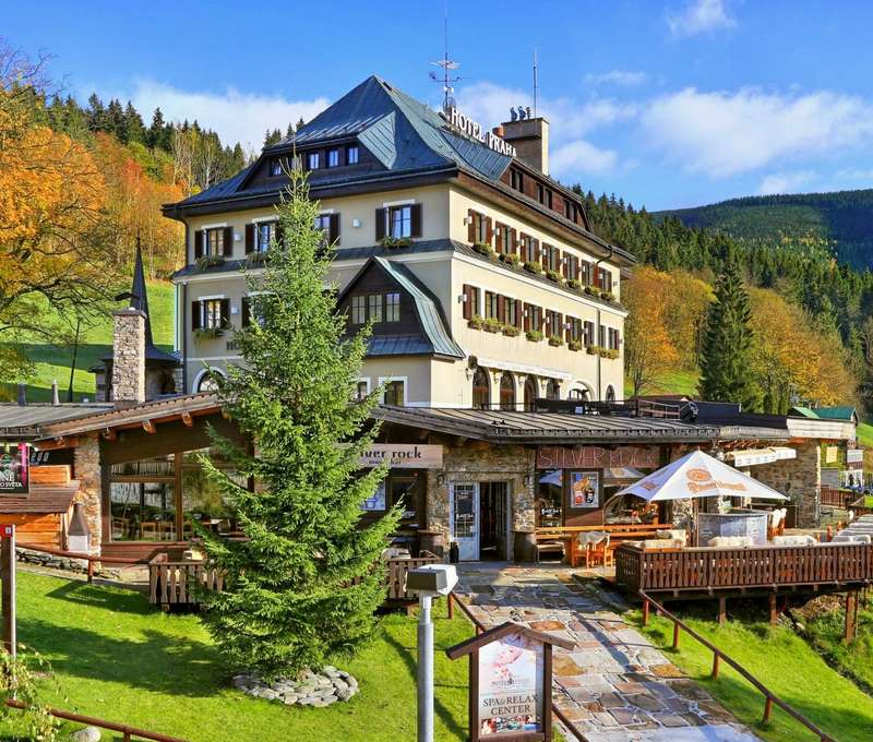 Oblíbený Hotel Praha**** leží v samém centru Špindlerova Mlýna