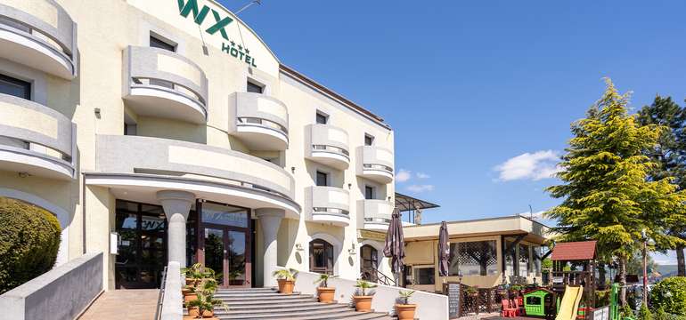 WX Hotel***