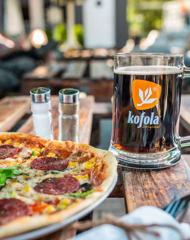 Veľká Kofola k pizzi