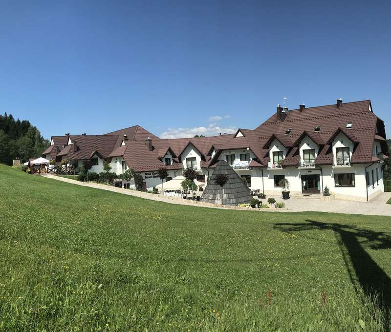 Kompleks Beskid*** sa nachádza v malebnom horskom prostredí Poľska