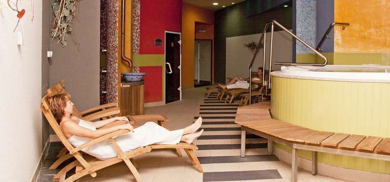 Wellness centrum v hoteli Spolcentrum*** (fínska, parná a bylinková sauna, vírivka, ľadopád)