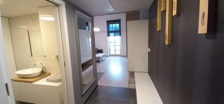 APARTMÁN 1 S MANŽELSKOU POSTEĽOU (45 m²)
