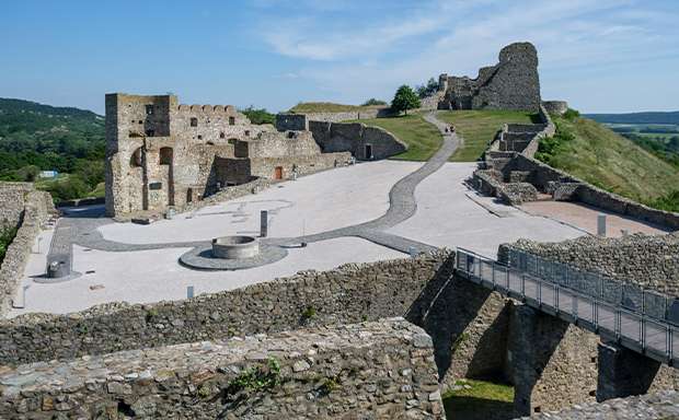 Stredný hrad DEVIN
