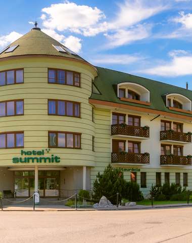 Hotel Summit