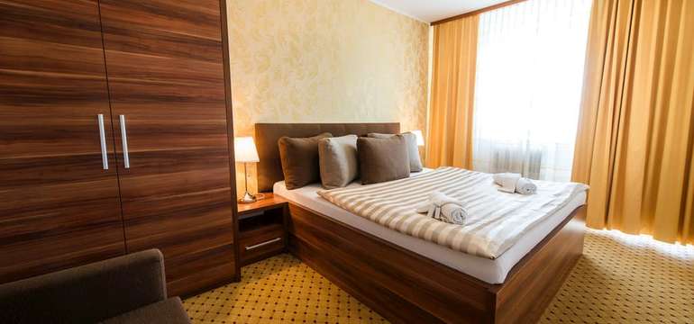 Vínny pobyt s polpenziou a vstupom do ŠÍRAVA SPA RESORT****