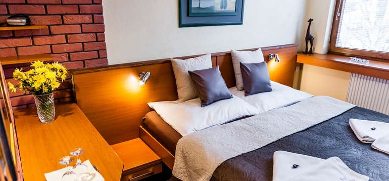 Apartmány hotela Áčko*** sú zložené zo spálne (s manželskou posteľou) a obývačky