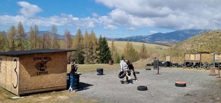 KRAV MAGA – zážitková lekcia sebaobrany so zbraňou