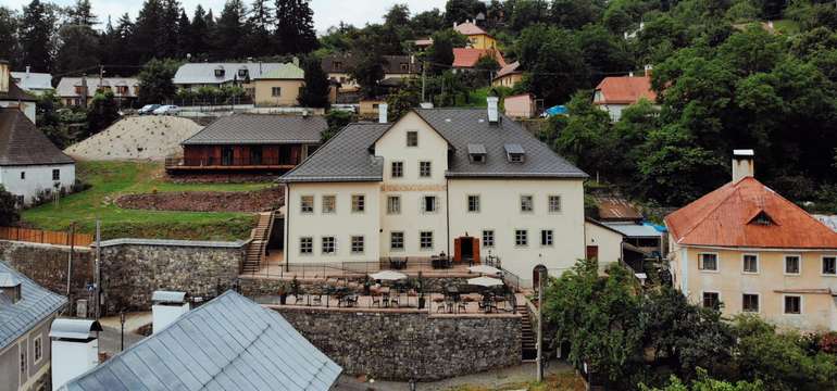 Renomovaný Hotel Glaus s raňajkami v Banskej Štiavnici