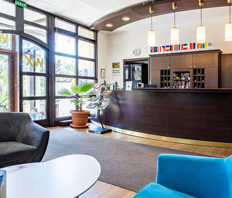 WX Hotel***