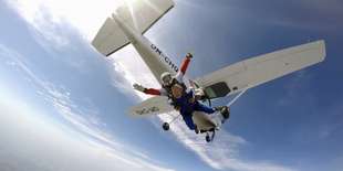 Darčeková poukážka na tandemové zoskoky od Let nebom