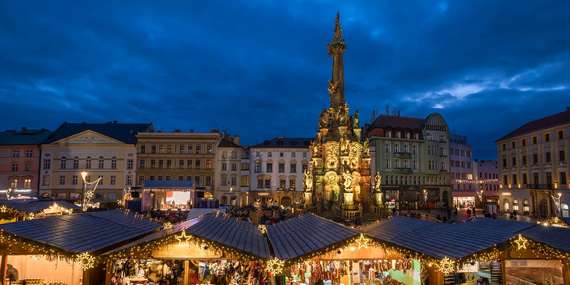 Rozprávkový hrad Bouzov a adventné trhy v Olomouci s cestovnou kanceláriou Travelholic/Česko - Olomouc