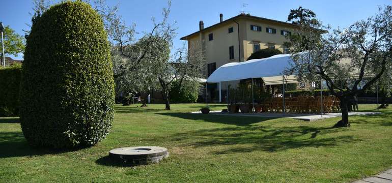 Grand Hotel Villa Cappugi**** leží na krásnom pokojnom mieste v Toskánsku