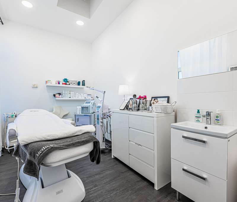  NAYTILUS FIT & BEAUTY STUDIO