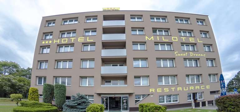 Hotel Milotel*** sa nachádza mimo ruchu mesta a ponúka aj možnosti parkovania