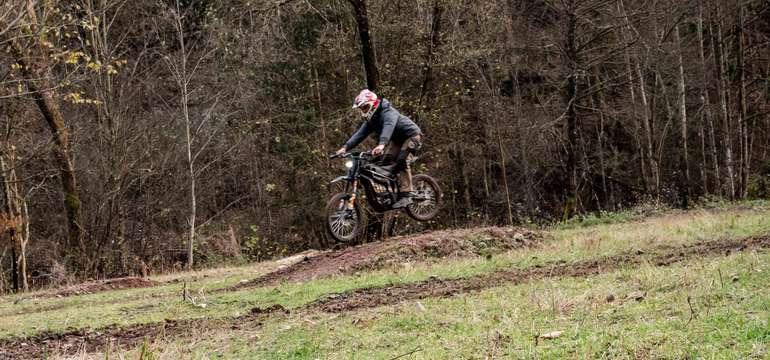 Zažite neskutočnú silu elektrických motoriek KUBERG či TALARIA
