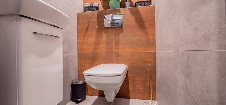 Moderná kúpeľňa v apartmáne