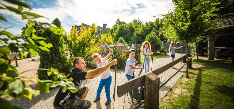 Zábavný park Ogrodzieniec v Poľsku