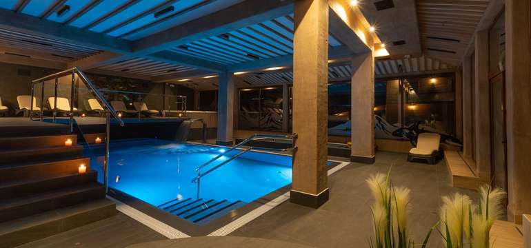 Nové wellness centrum s bazénom, vírivkou a saunáriom v hoteli Helan***