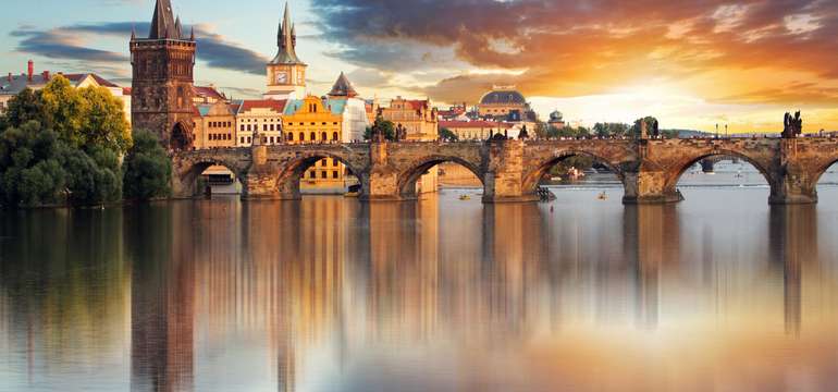 Na Karlov most a do centra to máte len asi 15 minút chôdze