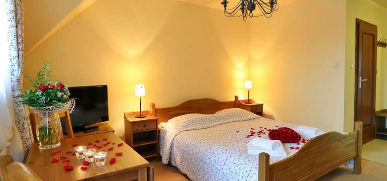 Priestranný, pohodlný a vkusne zariadený apartmán je ideálnym miestom pre páry
