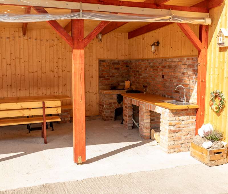Počas teplejších dní môžete relaxovať na terase Horského domu, ktorá patrí k apartmánom