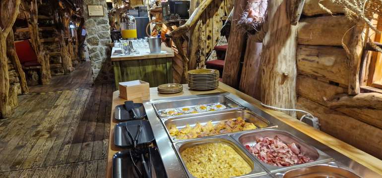 Vynikající snídaně v pekelné restauraci